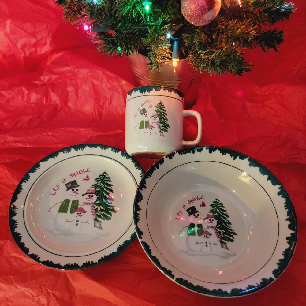 LET IT SNOW  child plate set